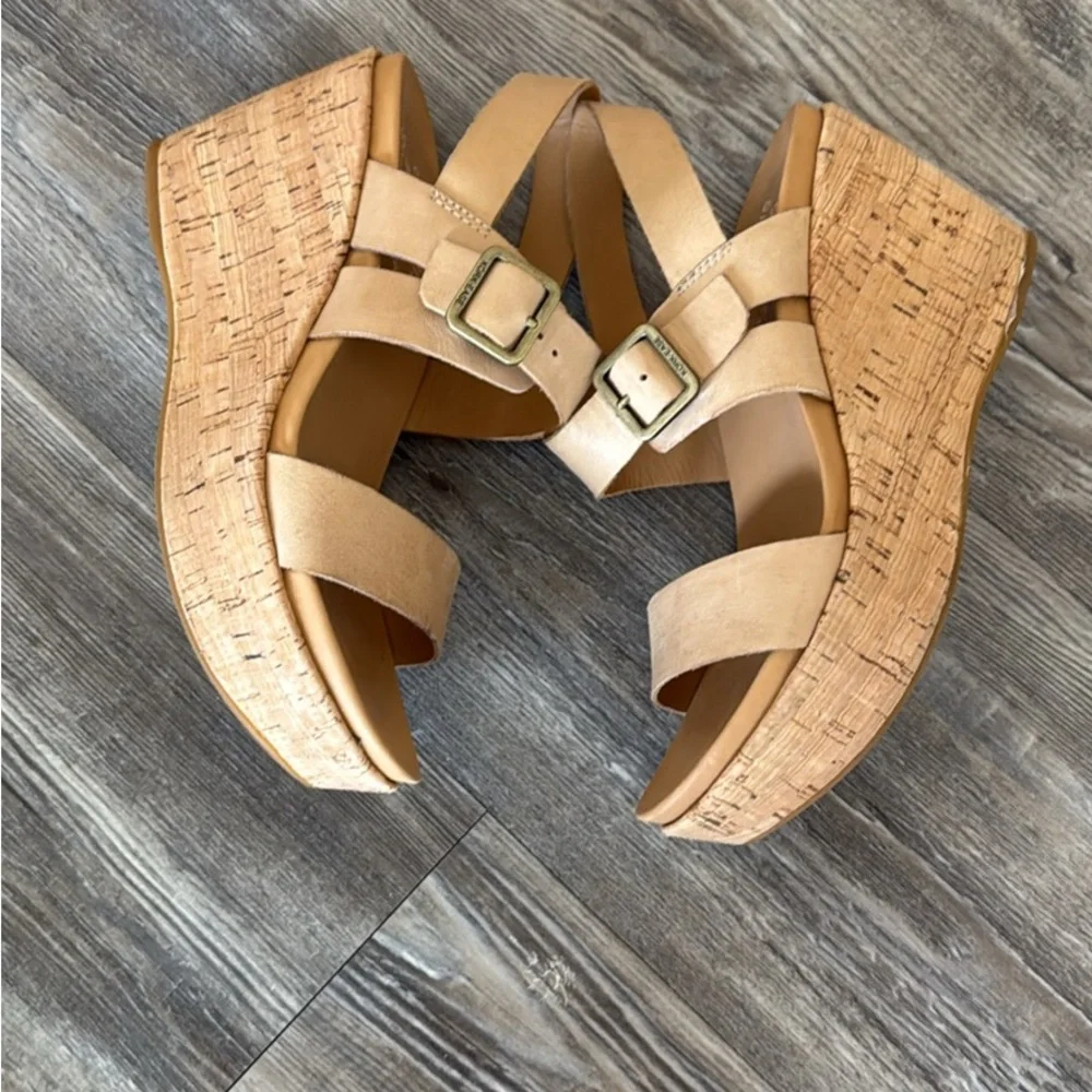 Kork-Ease Tan Sandals Minimalist Two-Strap Design size 6 - Picture 4 of 5